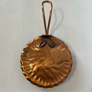 Vtg Solid Copper Gregorian Hammered Silent Butler Crumb Catcher